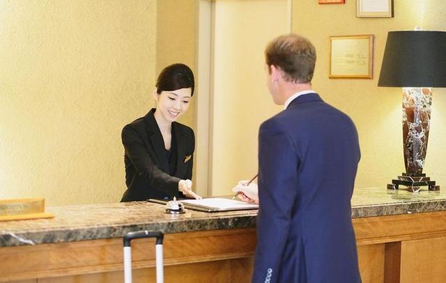 酒店前臺最不愿意接待哪三類客人?90后美女領班說出實情