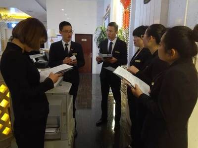 酒店管理專業召開學徒在崗學習階段性總結匯報會